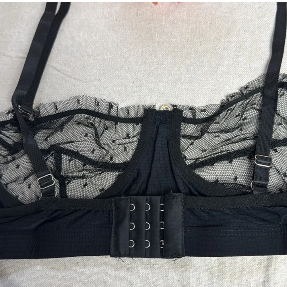Bundle  Of 4  Pieces  Black / White Elegant Lingerie Set.